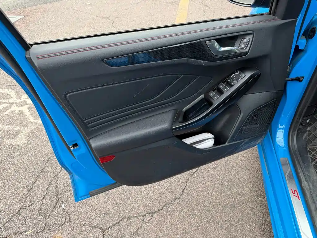 Ford Focus — миниатюра 6