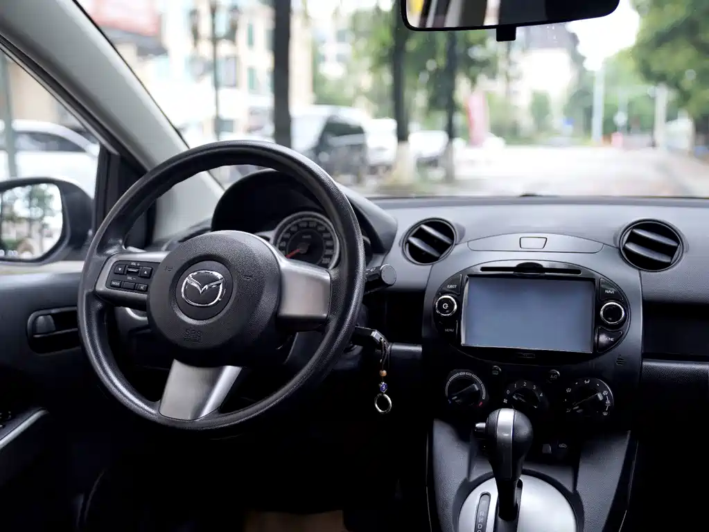 Mazda 2 — миниатюра 8