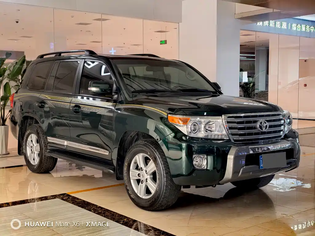 Toyota Land Cruiser 2012 4.6L AT VX-R