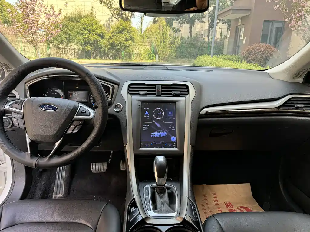 Ford Mondeo 2013 2.0L GTDi200 Fashion