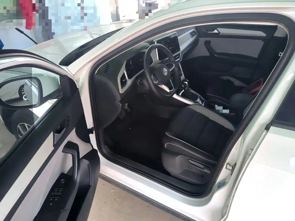 Volkswagen T-Roc — миниатюра 16