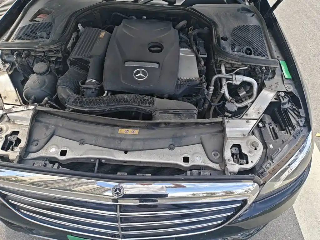 Mercedes-Benz E-Class — миниатюра 20
