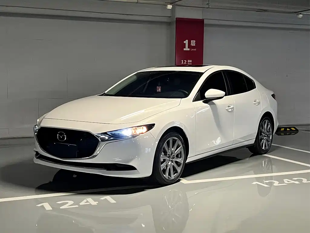 Mazda 3 Axela 2024