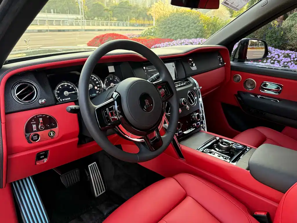 Rolls-Royce Cullinan — миниатюра 2