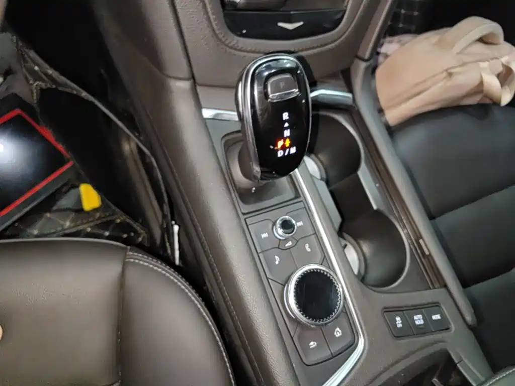 Cadillac XT6 — миниатюра 14