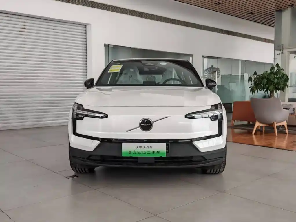 Volvo EX30 2025 Plus