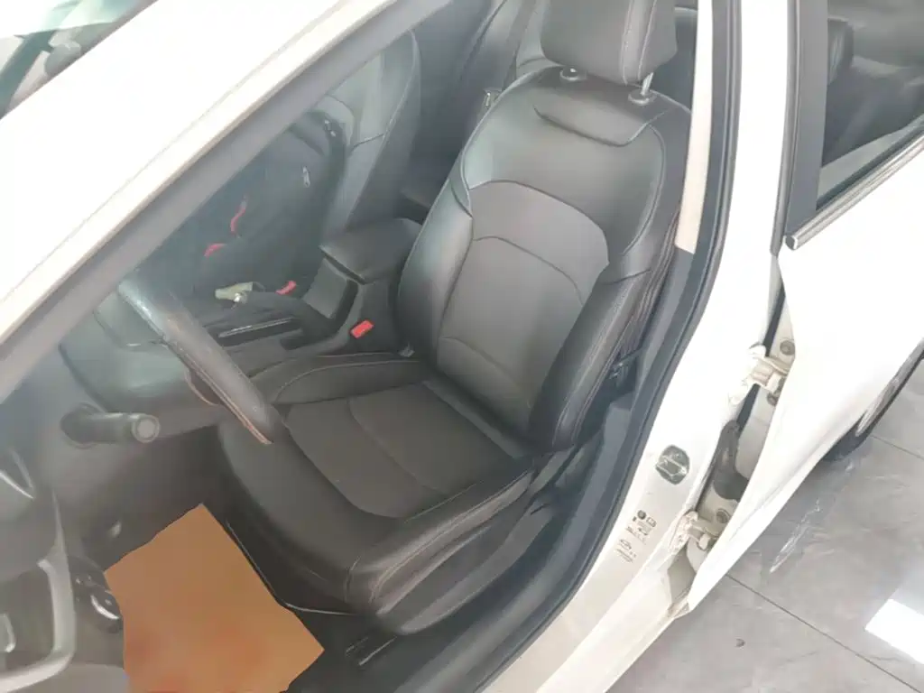 Chevrolet Cavalier — миниатюра 15