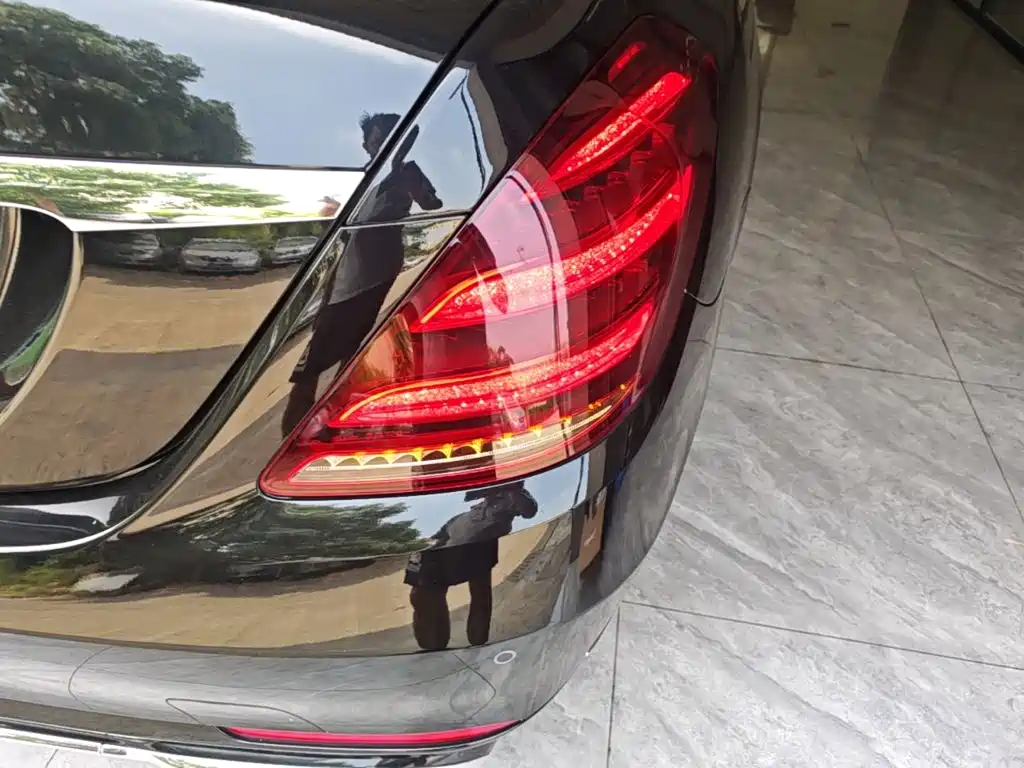 Mercedes-Benz S-Class — миниатюра 8