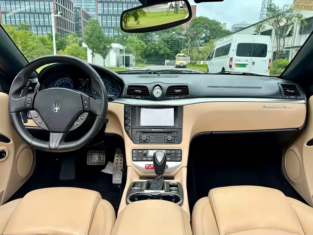 Maserati GranCabrio — миниатюра 9