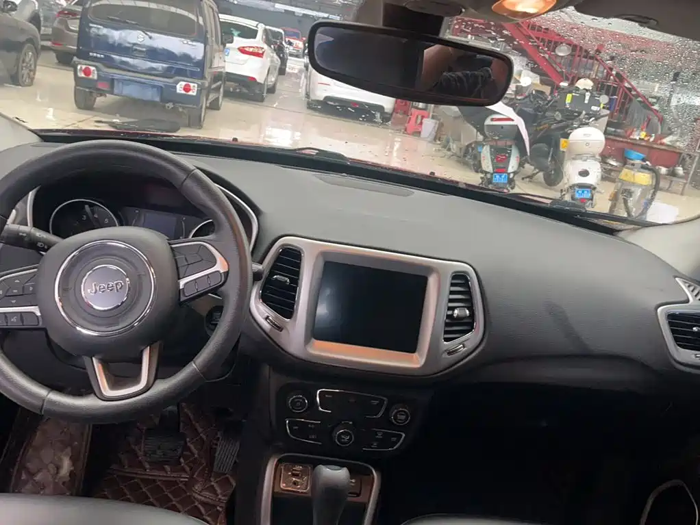 Jeep Compass — миниатюра 13