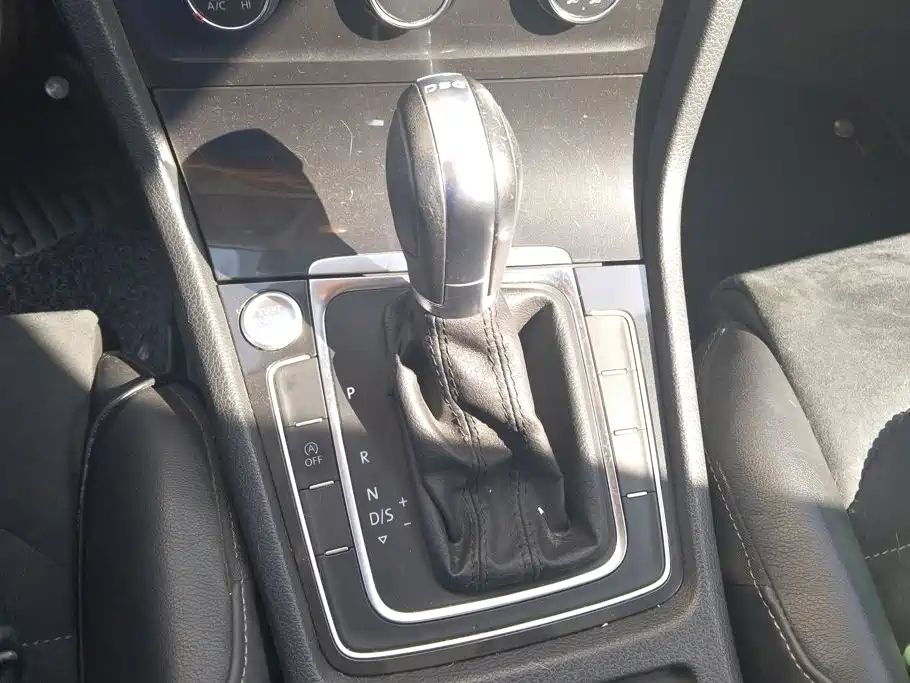 Volkswagen Golf — миниатюра 16