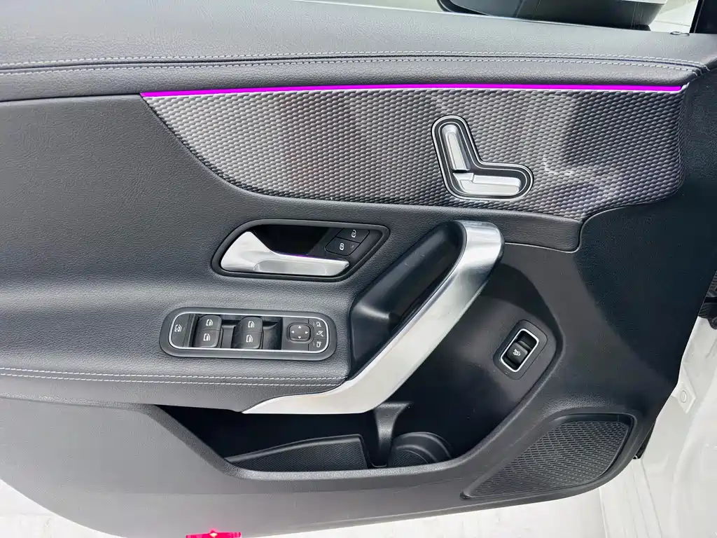 Mercedes-Benz A-Class — миниатюра 13