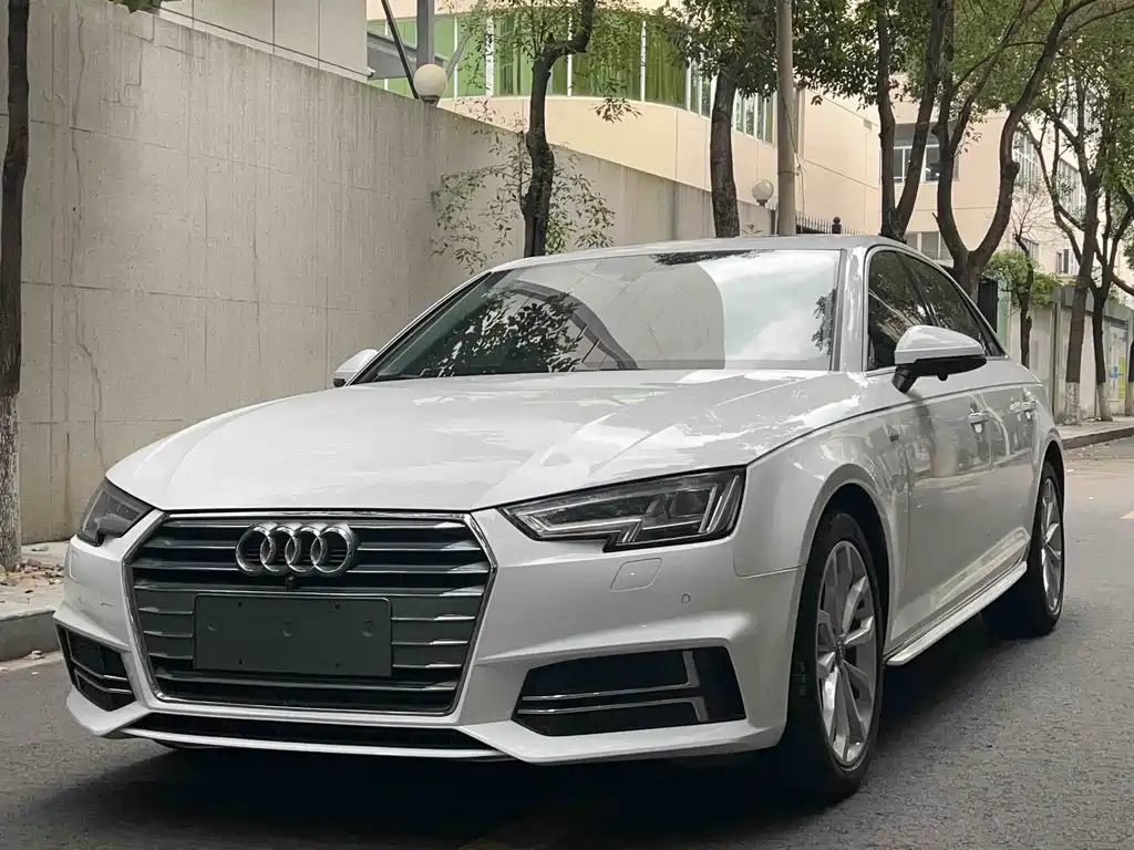 Audi A4L 2018