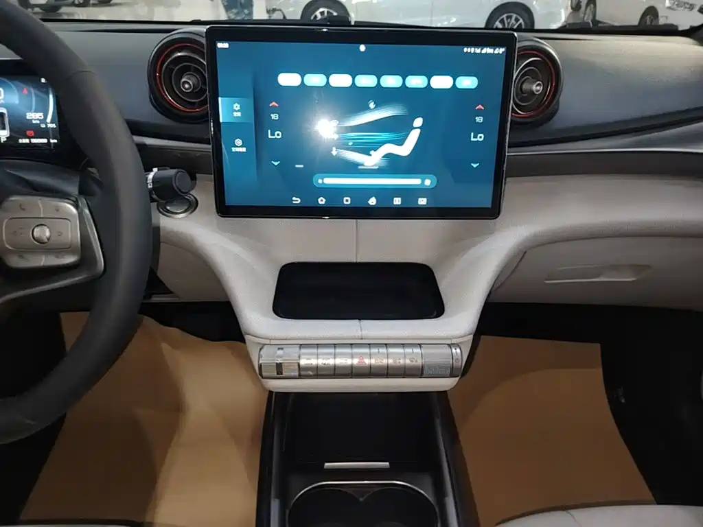 BYD Dolphin — миниатюра 13