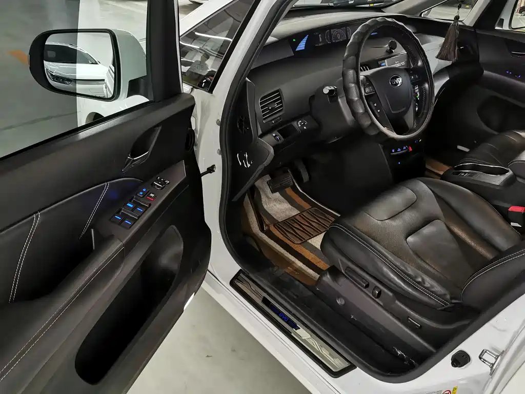 BYD e6 — миниатюра 13