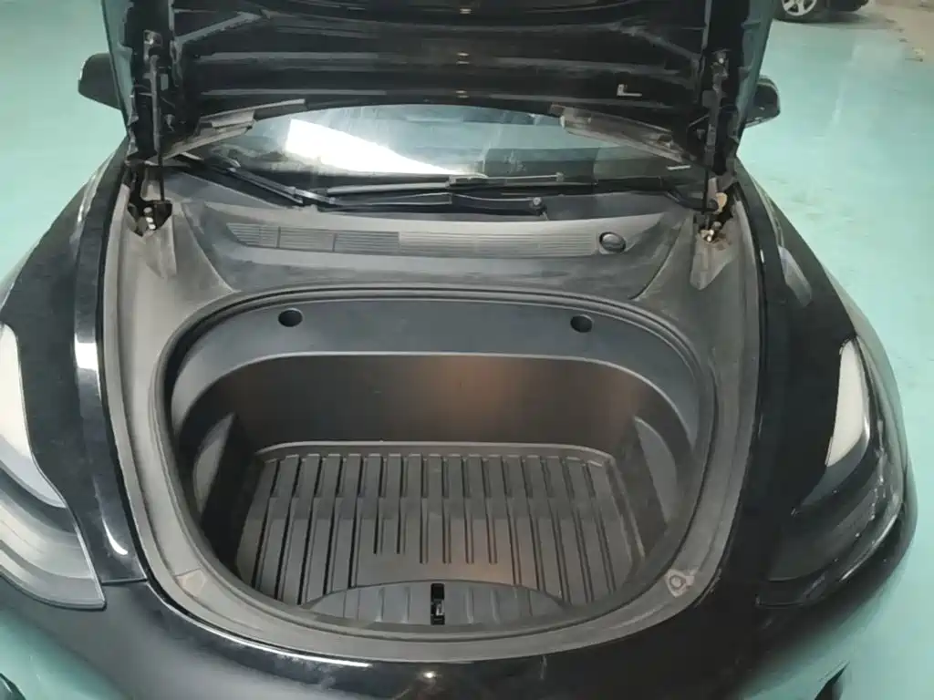 Tesla Model 3 — миниатюра 20
