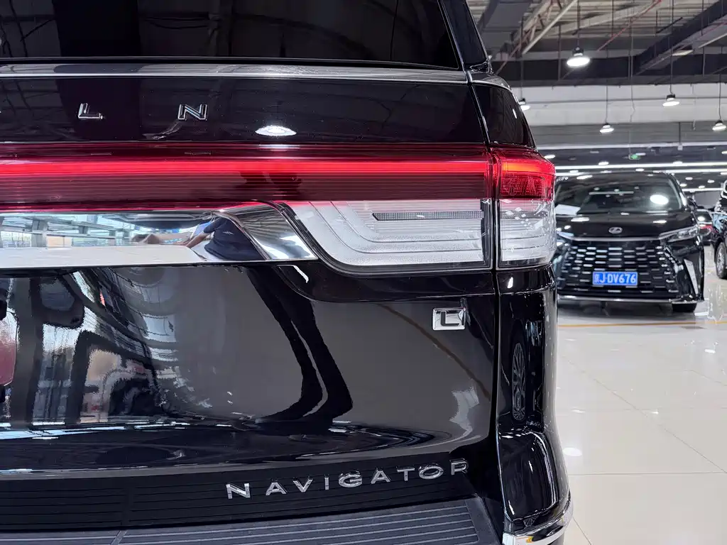 Lincoln Navigator — миниатюра 21
