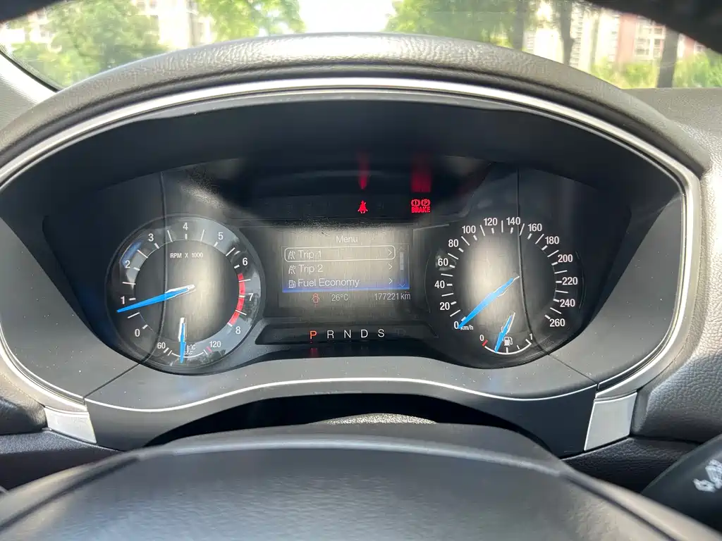 Ford Mondeo — миниатюра 7