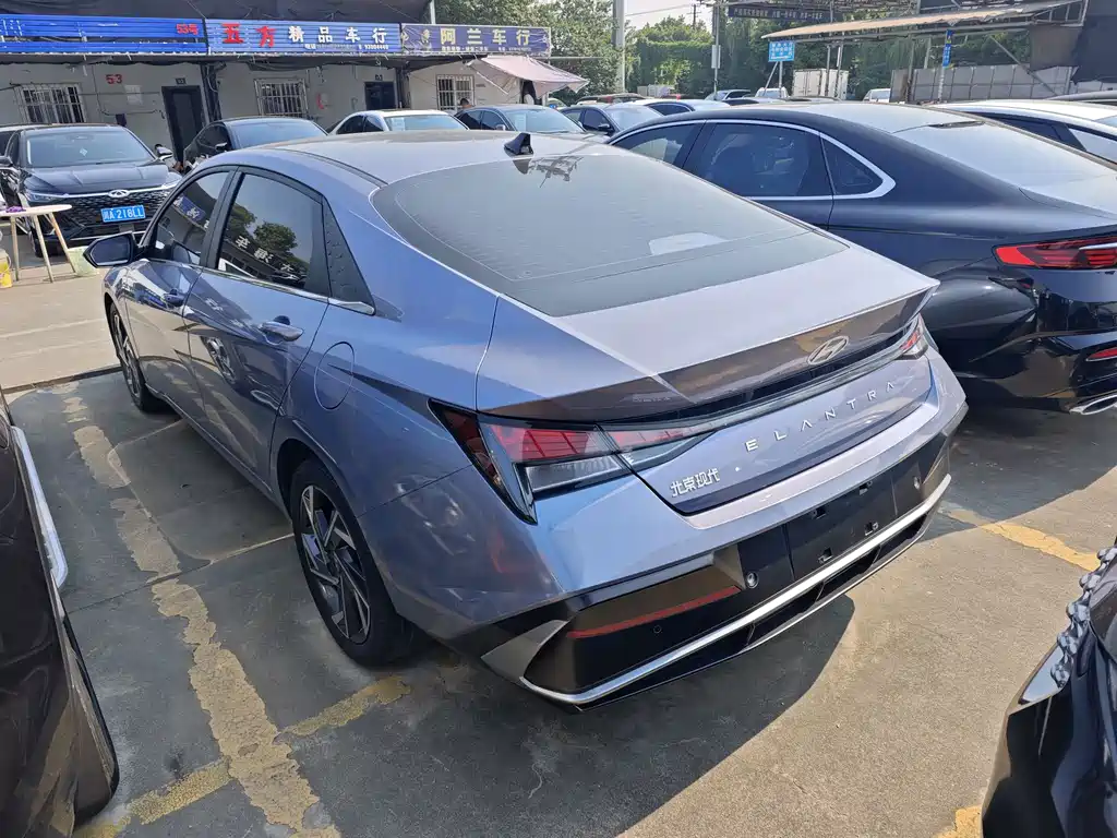 Hyundai Elantra — миниатюра 14