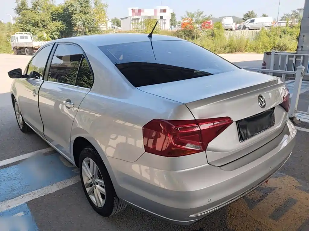 Volkswagen Jetta — миниатюра 5