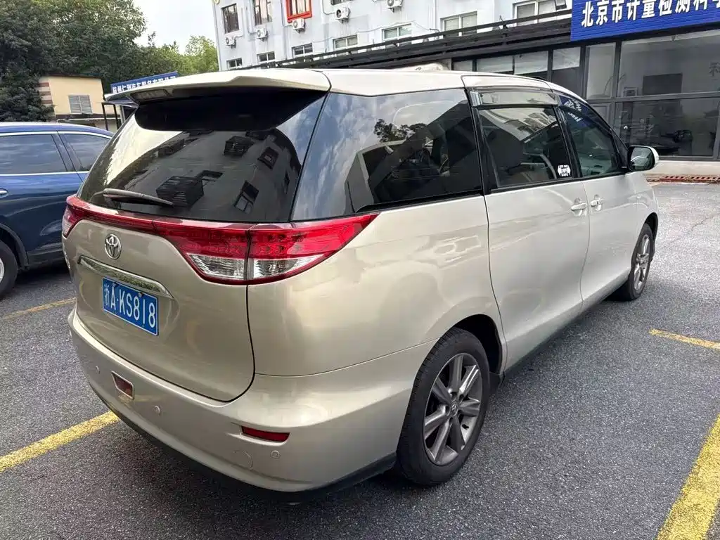 Toyota Previa — миниатюра 7