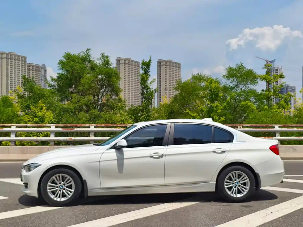 BMW 3 Series — миниатюра 4