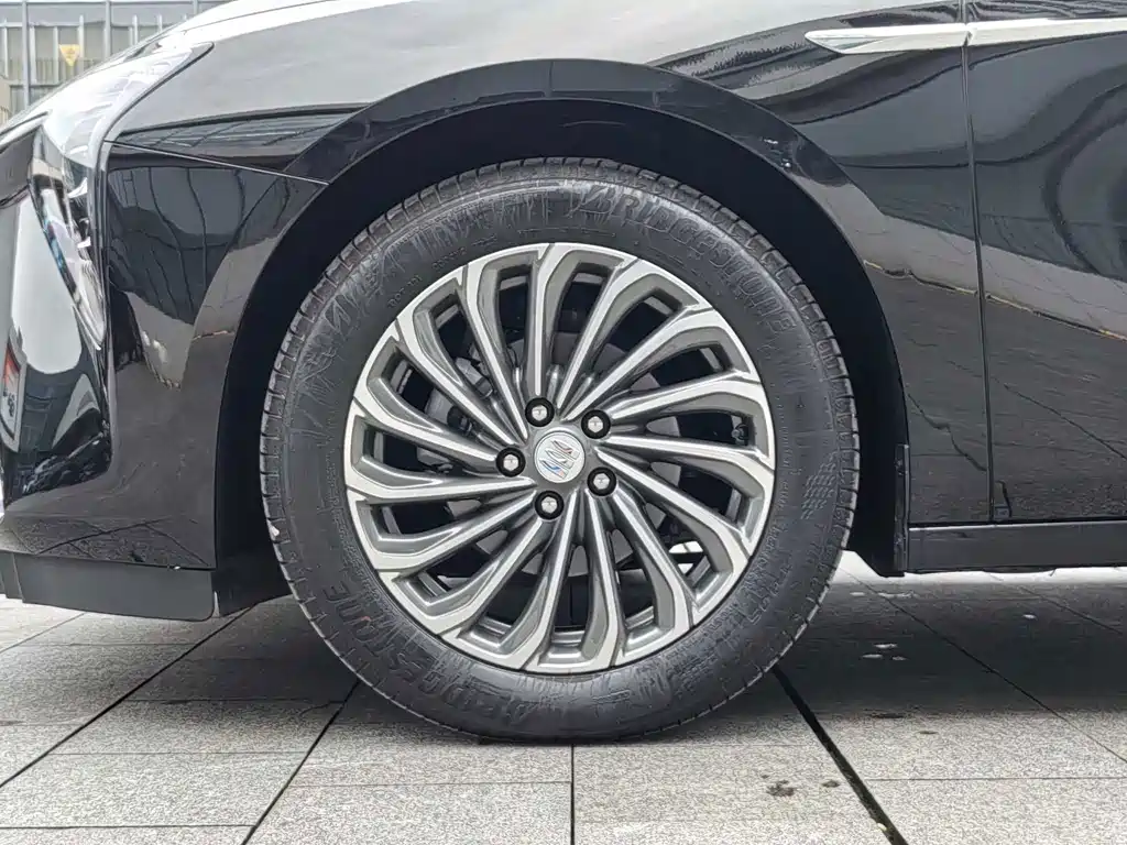 Buick LaCrosse — миниатюра 7