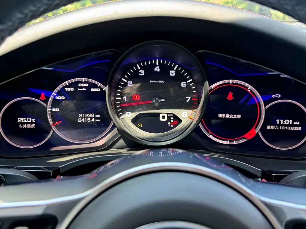 Porsche Cayenne — миниатюра 9