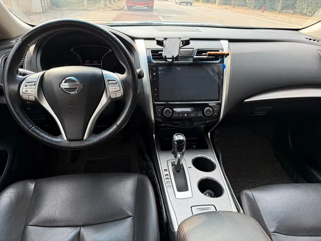 Nissan Teana — миниатюра 7