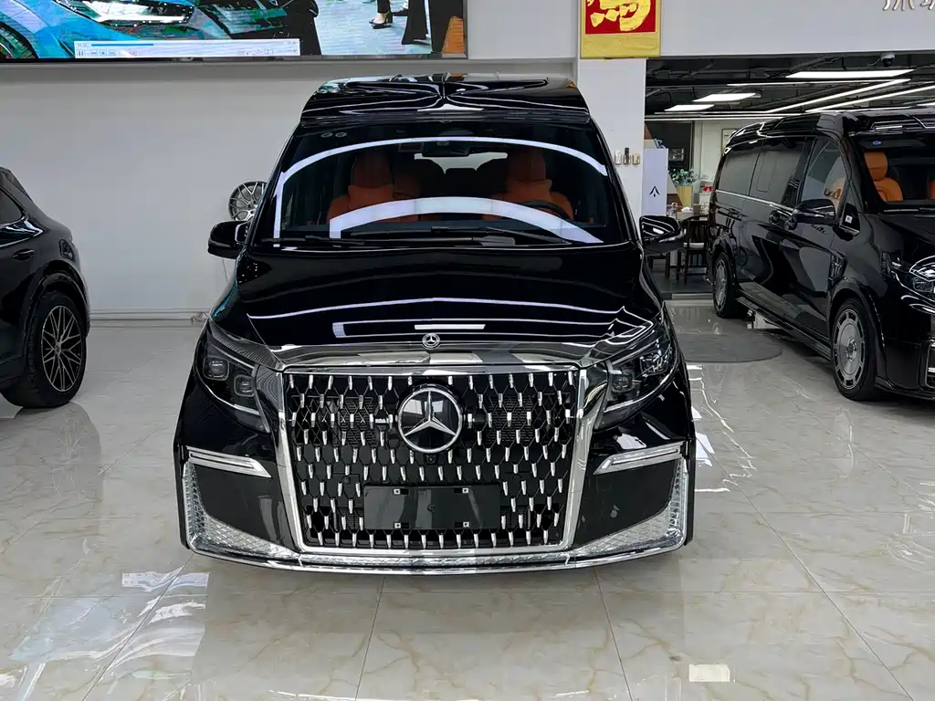 Mercedes-Benz V-Class V 2024 V 300 L Luxury