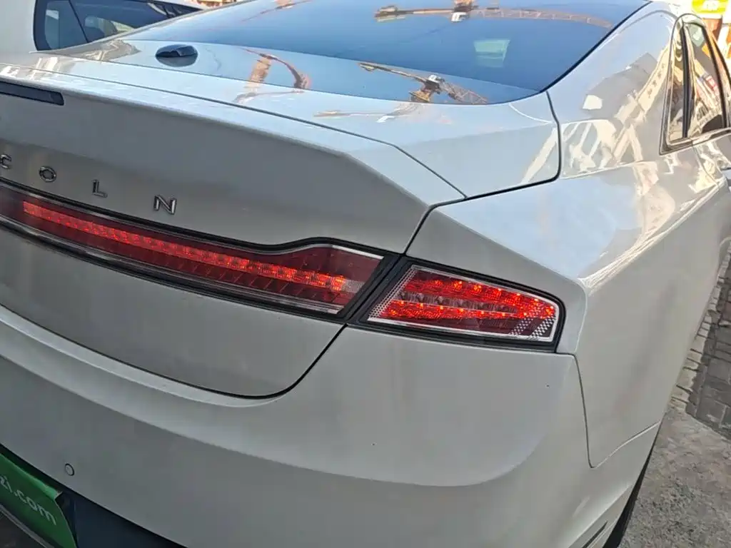 Lincoln MKZ — миниатюра 8