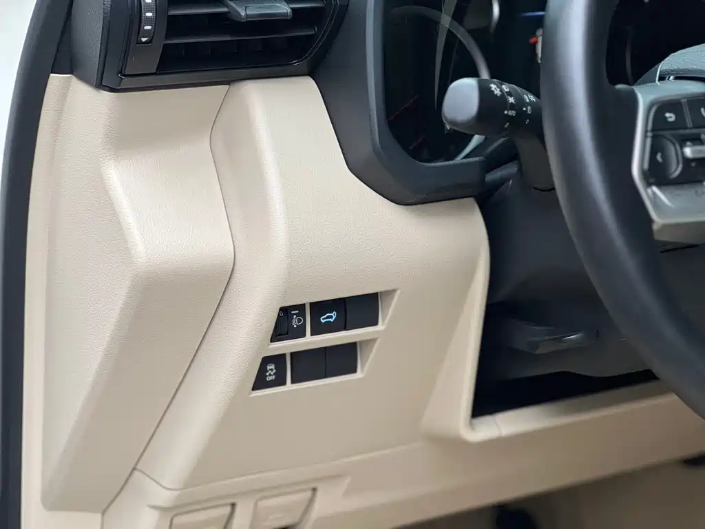 Toyota Land Cruiser — миниатюра 12