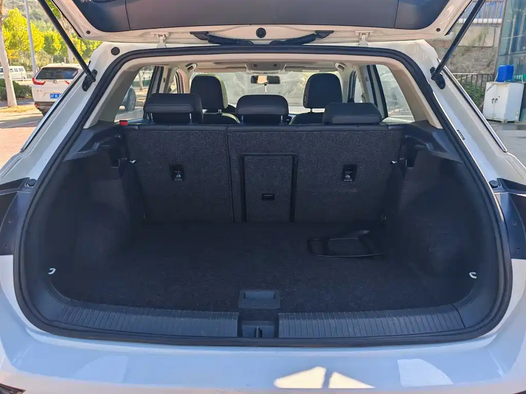Volkswagen T-Roc — миниатюра 11