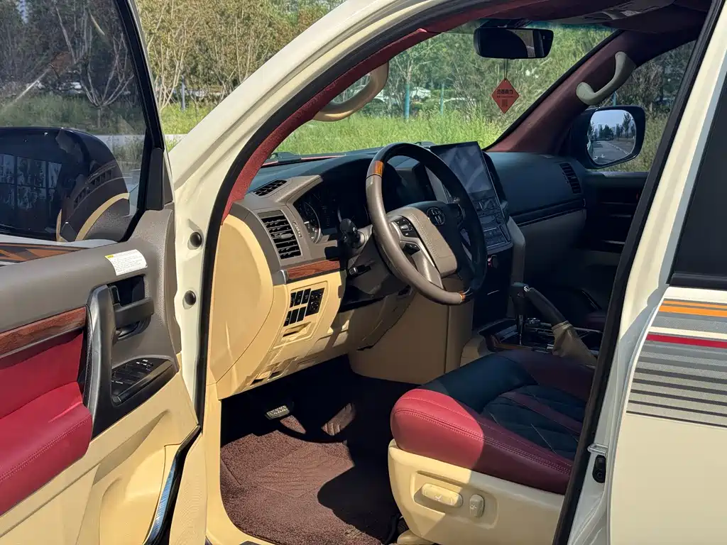 Toyota Land Cruiser — миниатюра 7