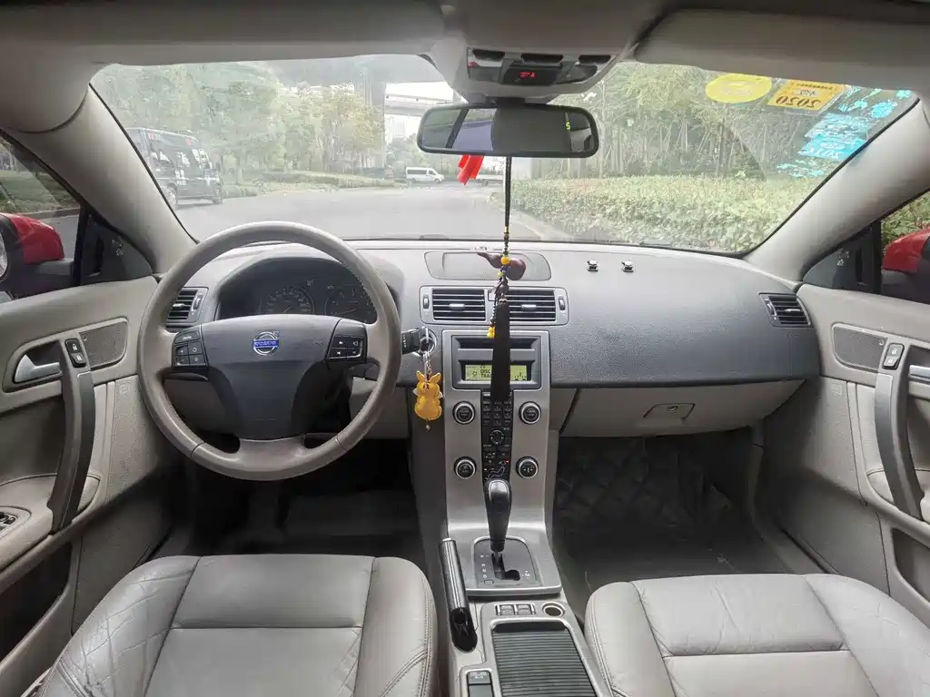 Volvo C70 — миниатюра 10