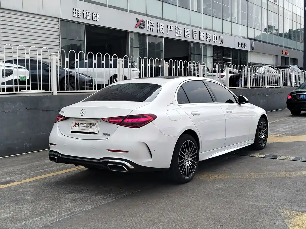 Mercedes-Benz C-Class — миниатюра 13