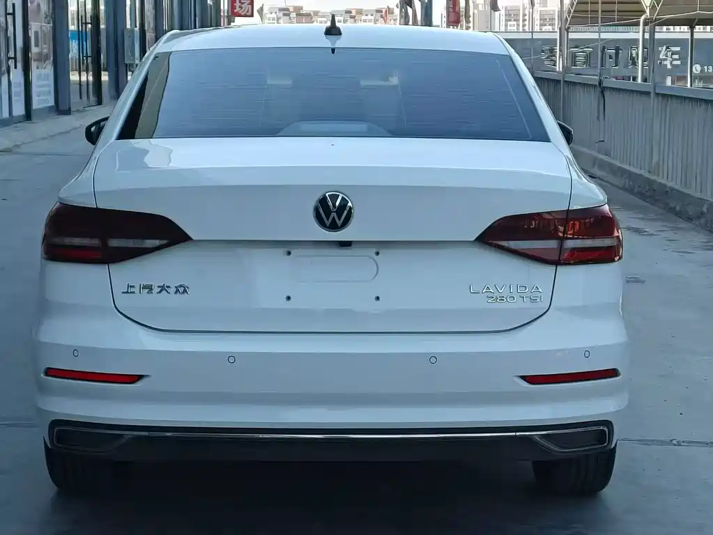 Volkswagen Lavida — миниатюра 5