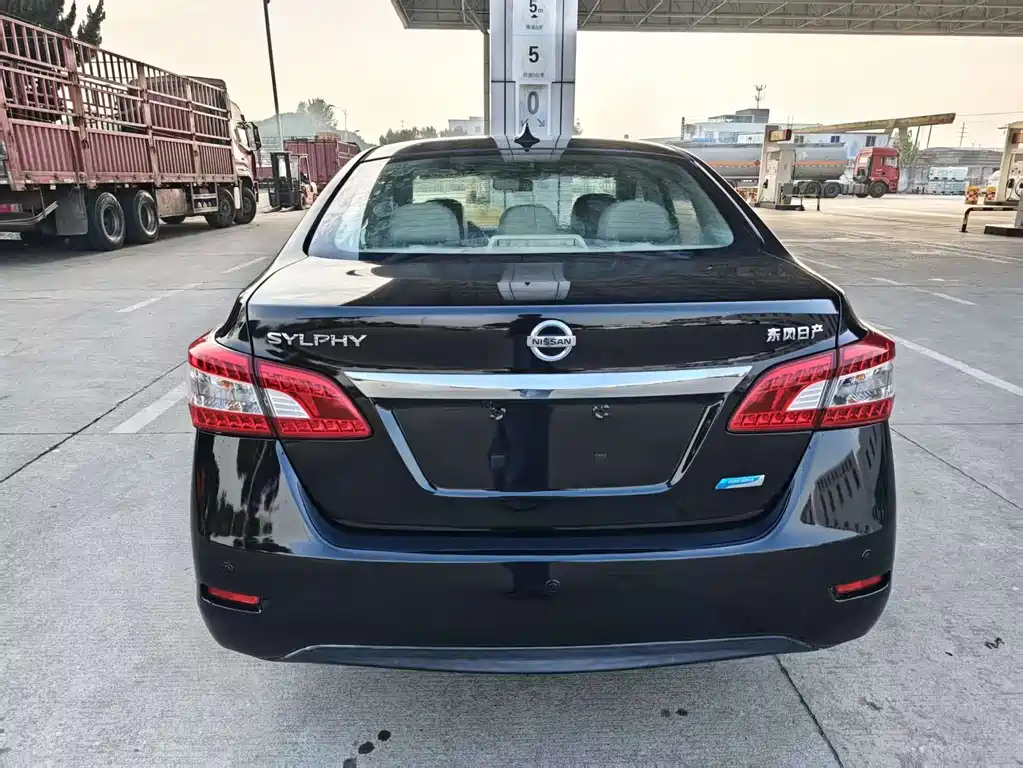 Nissan Sylphy 2012 1.6XL MT Luxury