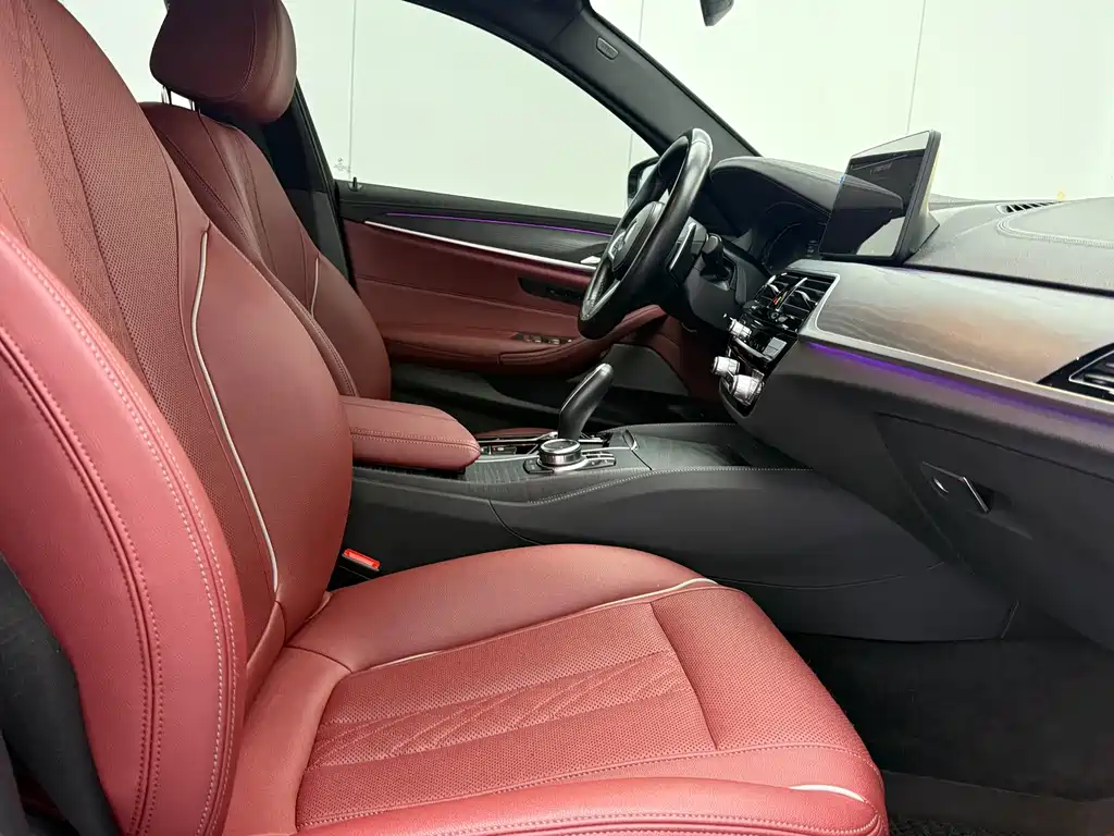 BMW 5 Series — миниатюра 7