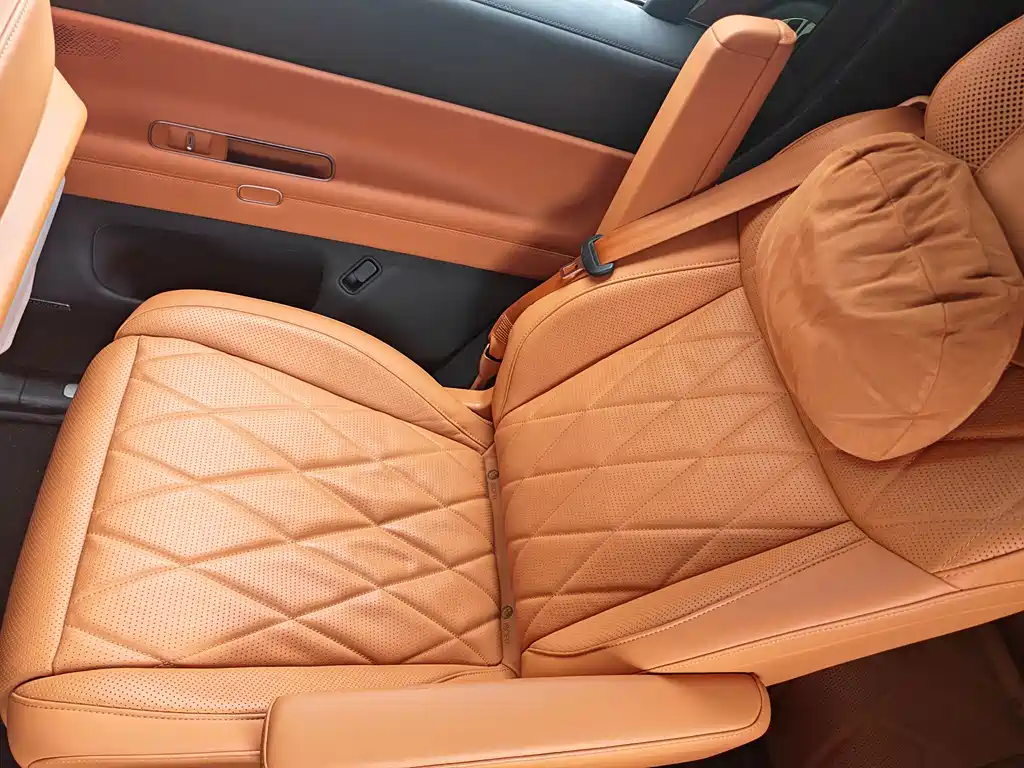 Volkswagen ID.ERA 9X — миниатюра 8