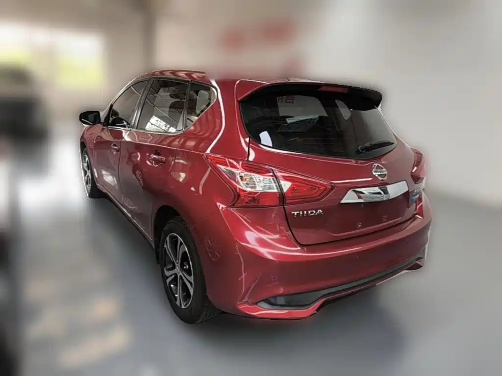 Nissan Tiida — миниатюра 7