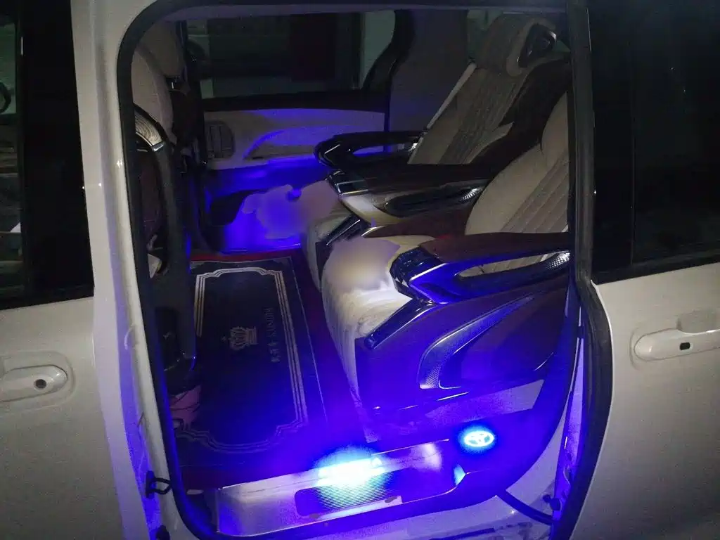 Toyota Sienna — миниатюра 15