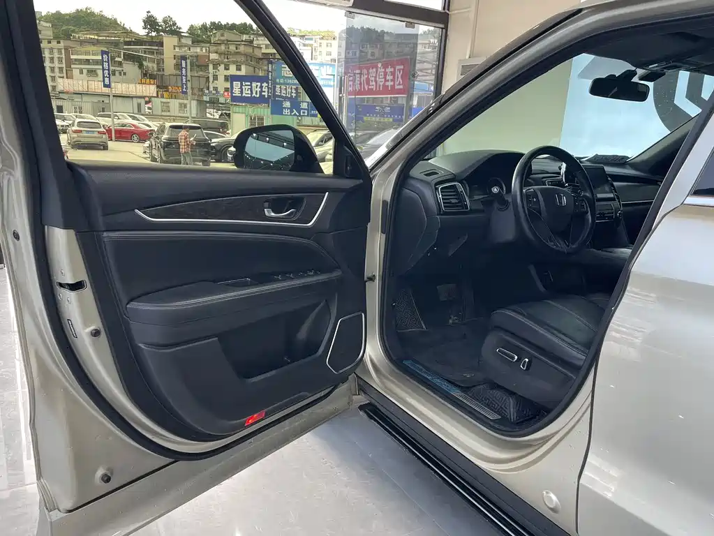 Honda UR-V 2020 370TURBO