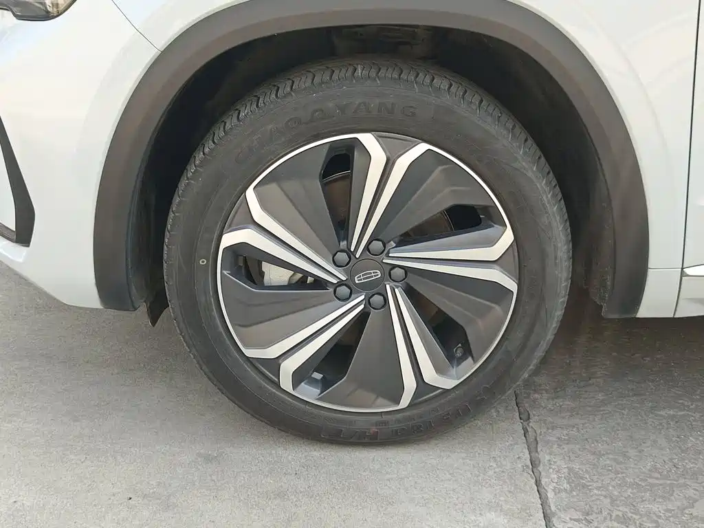 Geely Xingyue L — миниатюра 23