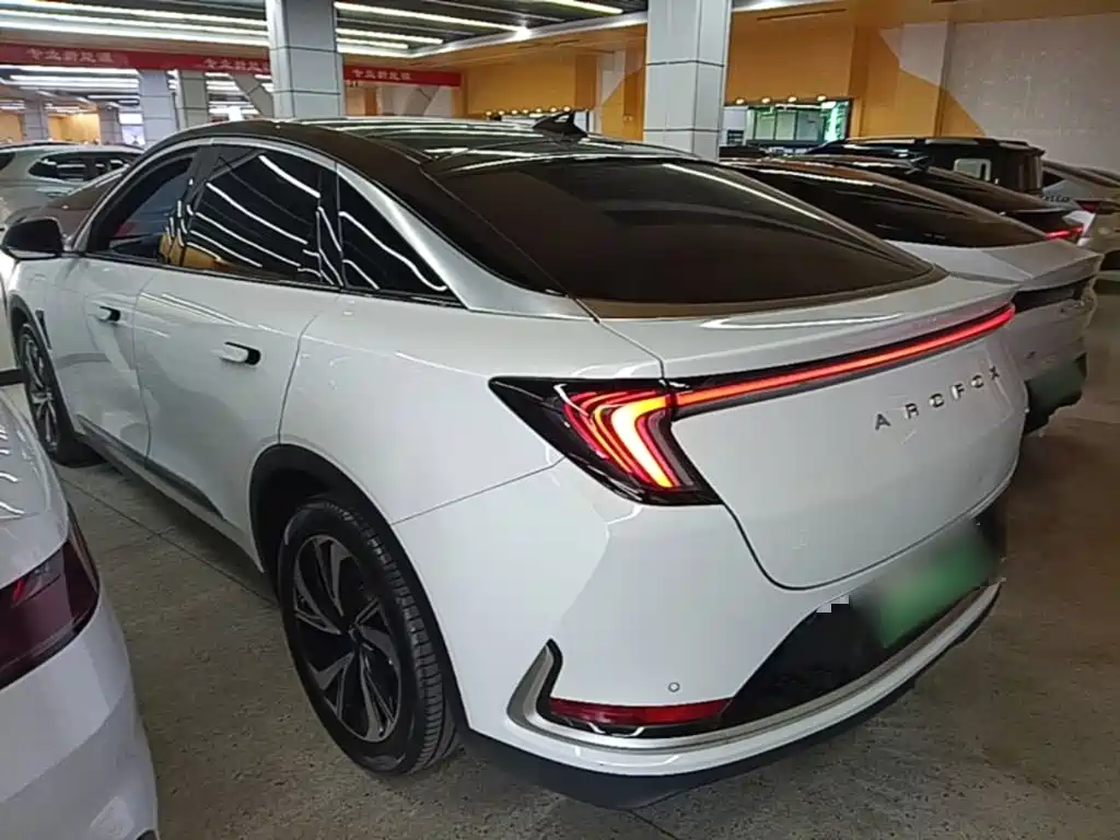 ARCFOX Alpha S — миниатюра 5