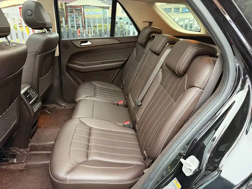 Mercedes-Benz GLE (Import) — миниатюра 12