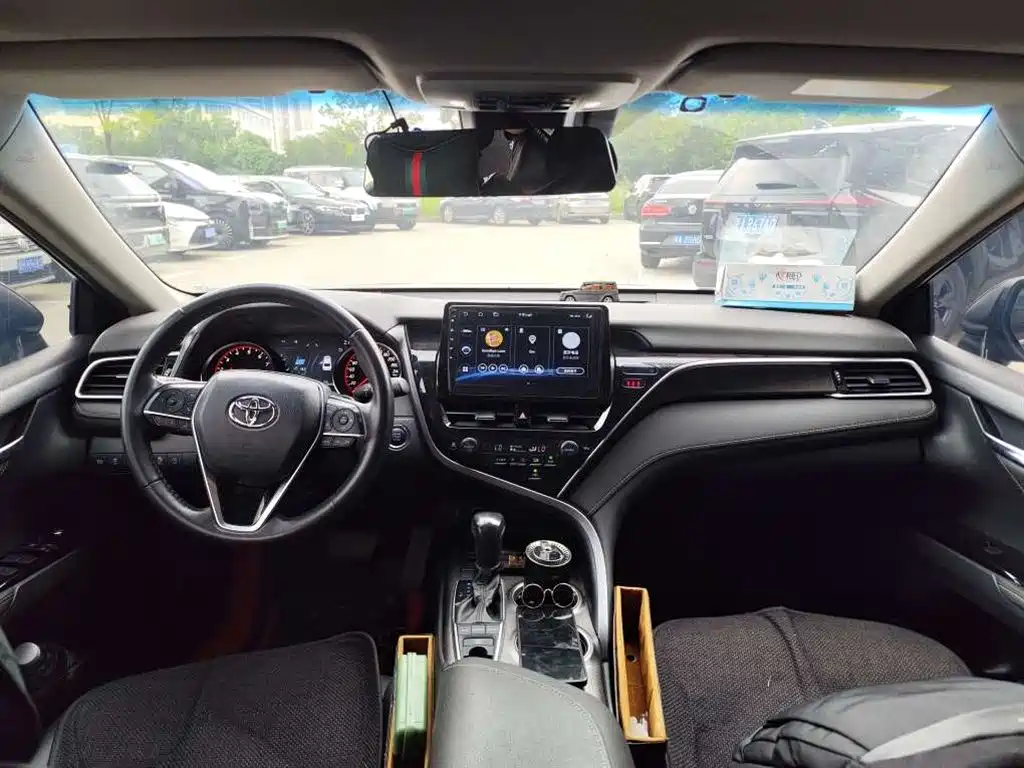 Toyota Camry — миниатюра 5