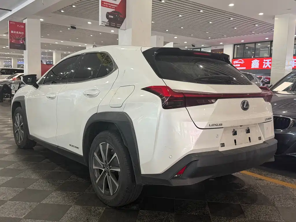 Lexus UX New Energy — миниатюра 3