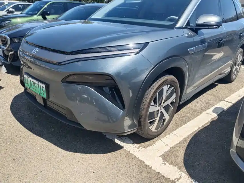 BYD Tang L