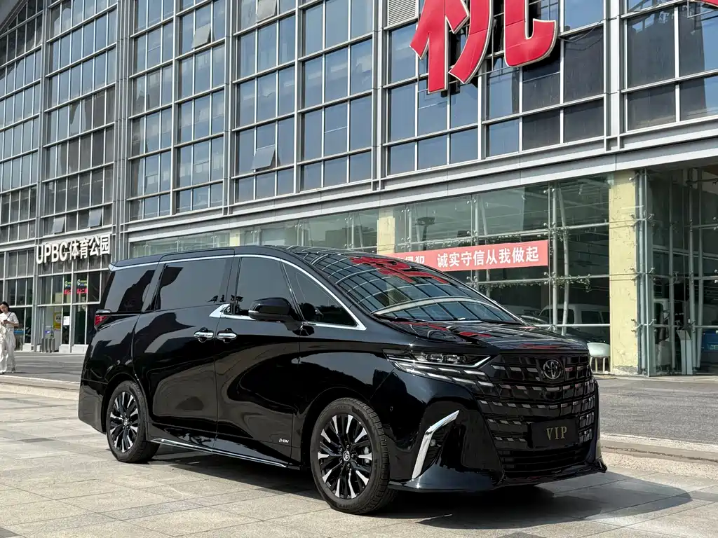 Toyota Alphard — миниатюра 5